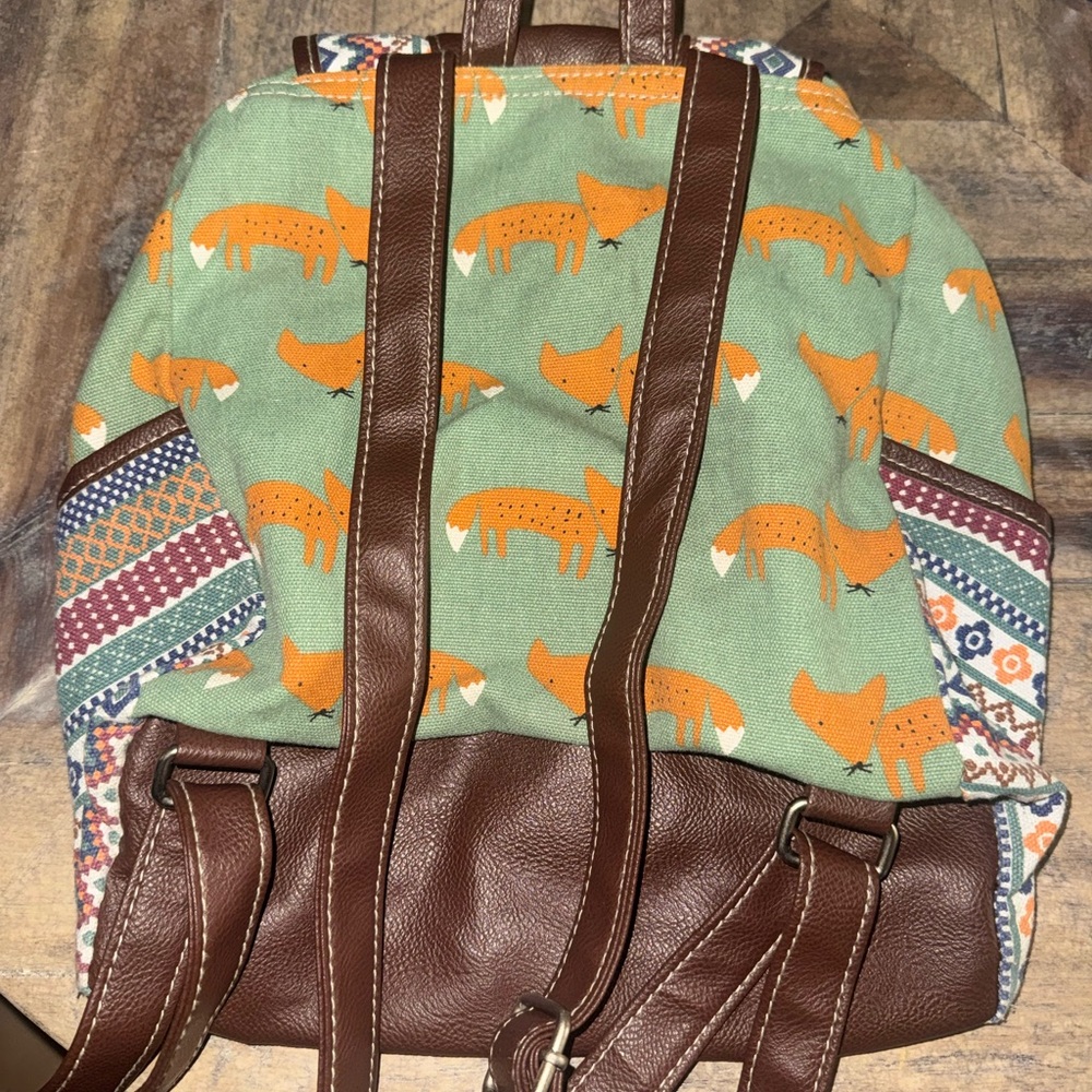 Stylish Union Bay Green and Brown Fox Print Backpack - Picture 6 of 9